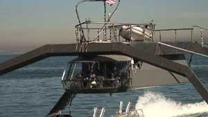 Illustration for article titled Proteus: Spider-Like Go-Fast Boat Zips Around the Bay in Dazzling Demo